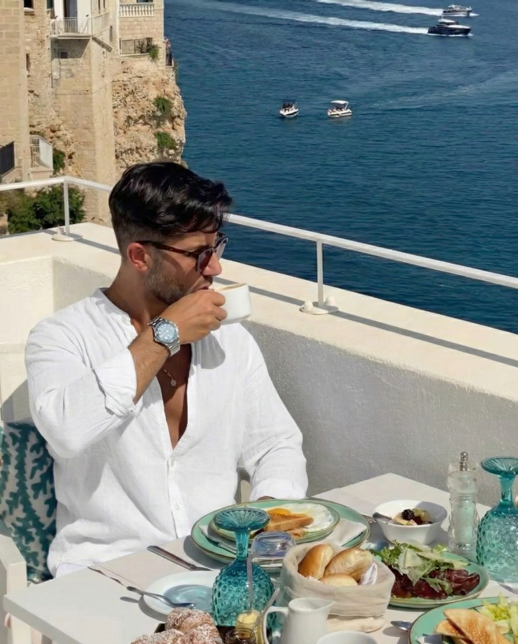 Coastal Elegance: The Signature White Linen