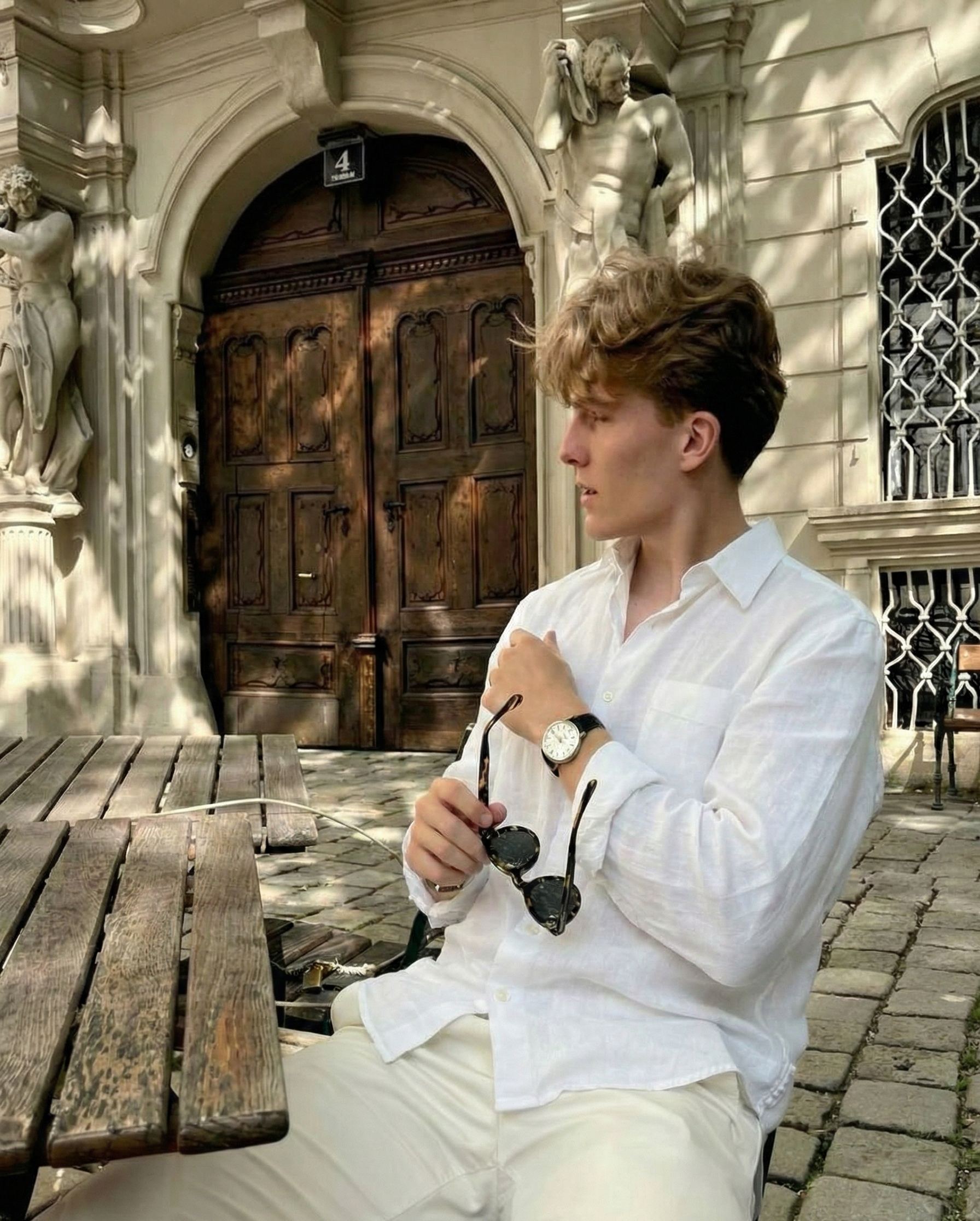 Coastal Elegance: The Signature White Linen